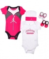 Jordan Jump High 5-Piece Newborn Gift Set (Sizes 0M -6M)