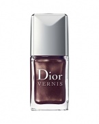 Never before has the color of Dior Vernis displayed such lacquered and vibrant shine! A cocktail of Shine and Sparkle Amplifying active ingredients directs pigments and pearly particles to enhance light reflection tenfold. Once again, the array of enchanting shades created by Tyen reflect the spirit of Dior fashion shows.Application is even easier with the brush. Dior Vernis also features a newchip-resistant formula that protects and embellishes the nails, day after day.