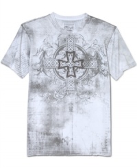 With an embroidered Celtic cross, this t-shirt from Retrofit has heritage and style all in one.