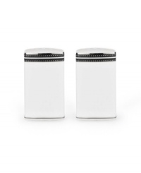 In the hands of kate spade, black and white is anything but basic. Dancing ebony stitched stripes provide a stunning contrast to the pristine china of the Union Street salt and pepper shakers.