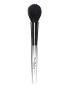 The perfect brush to highlight the top of the cheekbone and a perfect partner for shimmer powder. 