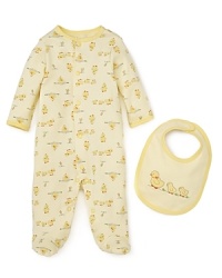 This cozy footie and bib set are resplendent with rich duck embroidery, ensuring a cozy and cute round-the-house style for your new arrival.