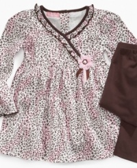 Go wild. She'll love the fierce fashion of this tunic and leggings set from Kids Headquarters.