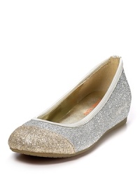 Classic details take center stage on this KORS Michael Kors ballet flat, featuring a gold glitter toe and a silver glitter upper for twice the sparkle.