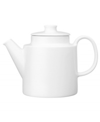 With a minimalist design and unparalleled durability, the Teema teapot makes prepping and serving hot drinks a cinch. Featuring timeless white porcelain by Kaj Franck for Iittala.