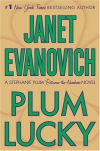 Plum Lucky (Stephanie Plum: Between the Numbers)