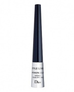 Take up the fatal glance of Hollywood stars and play the pure seduction with Style Liner. Redefining a timeless beauty accessory, this intense black eyeliner is super-simple to apply and dries in next to no time. Style Liner slides on the eyelid and leaves a precise, dense and long lasting line in one stroke of brush... simply chicissime!