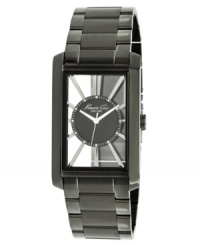 Clean lines and structured styling make this Kenneth Cole New York watch an example of flawless craftsmanship.