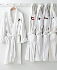 Take a breather with indulgently soft cotton robes embellished with your favorite NFL team's logo. Perfect for avid fans and ideal for gift giving! Embroidered with appliqué. One size.