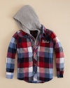 Heritage charm infuses this 2-fer hooded shirt from Woolrich. It blends to earthy tones -- heathered fleece and rich plaid -- for a woodsy autumn look he'll rock all season long.