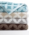 Indulge yourself in the ultra-soft finish of this Kassatex bath towel, featuring jacquard woven ringspun cotton and a stylish mosaic tile pattern. Comes in four chic hues.