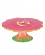 In an inspiring display of alluring watercolors, this figural cake stand offers a bright, contemporary addition to the dessert table. Mix and match across the Lenox Floral Fusion dinnerware collection for a stunning presentation.