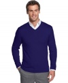 Start the season off with a solid style decision and this versatile v-neck sweater from Alfani Black.