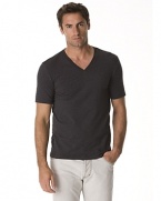 Short sleeve V neck in soft cotton stretch with tonal Hugo logo on bottom of body.