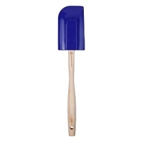 Mix, stir, scrape and fold without leaving a scratch on your bake or cookware. Strong enough for thick batters, this fine-grade silicone spatula glides along flat and curved surfaces with equal ease.