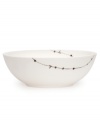 A flourish of thistles and starkly elegant vines add natural charm to this all-purpose bowl. The perfect collection for everyday to formal dining, Flourish dinnerware goes easily from oven to table to dishwasher.