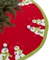 Lay the groundwork for a festive holiday with the Googly Eye Snowman tree skirt. Snowmen buttoned up for winter and wearing pompom hats run circles around your Christmas tree.