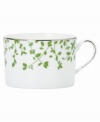 An instant classic from kate spade, this Gardner Street Green teacup exudes contemporary elegance. Green stems of foliage flourish on fine white bone china, creating a stylized two-tone floral motif to freshen up your table.