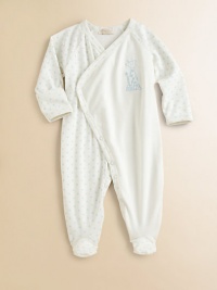 Polka dots and a cute giraffe appliqué make this precious, pima cotton one-piece a must-have for baby.V-neckLong sleeves with mitten cuffsFront crossover snapsBottom snapsPima cottonMachine washImported Please note: Number of snaps may vary depending on size ordered. 