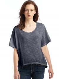 THE LOOKScoop necklineShort sleevesSlouchy fitAsymmetrical seaming from sleeve to side hemTHE FITAbout 22 from shoulder to longest point of hemTHE MATERIAL64% polyester/33% rayon/3% spandexCARE & ORIGINMachine washMade in USA