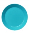 With a minimalist design and unparalleled durability, the Teema salad plates make preparing and serving meals a cinch. Featuring a sleek, angled edge in glossy turquoise-colored porcelain by Kaj Franck for Iittala.