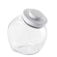 Keep your cookies and other snacks fresh with the airtight seal of this easy-to-display storage jar from OXO, attractively modern and complementary to any kitchen.