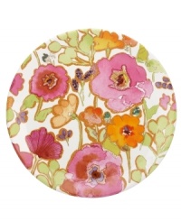 In an inspiring display of alluring watercolors, this coupe round platter offers a bright, contemporary addition to your table. Mix and match across the Lenox Floral Fusion dinnerware collection for a stunning presentation.