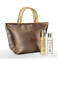 A set containing full-size Supremya and All Day All Year in a chic beauty tote. 