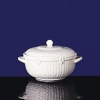 This eclectic service with its beautifully-detailed basket-style relief is an everyday white china for those who appreciate the unique. Bone china.