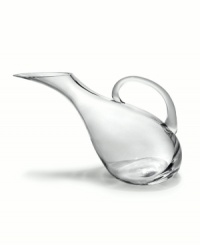 In crystal-clear glass, this Lenox Tuscany pitcher features a graceful tilt and curved lines in a thoroughly modern twist on classic wine and olive oil decanters.