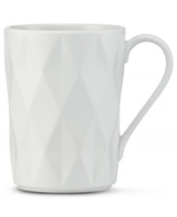 A cut above. The Castle Peak mug presents an ultra-modern take on kate spade new york's signature bow motif featuring bold faceted accents in cream-colored stoneware.