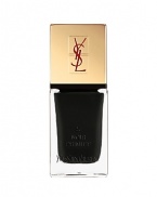 Yves Saint Laurent introduces the new line of La Laque Couture. Its vibrant collection make every woman couture to the fingertips. New formula offers extreme shine and care for nails.