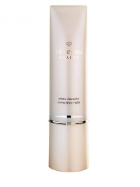 This exceptionally intensive cream formulated with Retinol dramatically corrects the appearance of surface lines caused by dryness, deeper expression wrinkles that come with age. Developed with collagen promoting complex, an ingredient that help natural collagen production. Use as the final step of your morning or evening skincare routine. If used the morning, follow with sunscreen.