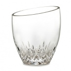 Lismore Essence, the contemporary take on classic Lismore stemware, has been a sensation from the moment it hit the selling floor. Waterford designers have, again, paired updated Lismore cutting on modern crystal shapes to create the first range of contemporary Lismore Essence Barware. Customers have fallen in love with this pattern all over again.