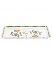 More than pretty, this sandwich tray transitions brilliantly from oven to table and has everything you love – colorful blooms, triple-leaf accents – about Portmeirion's Botanic Garden dinnerware.