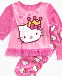 An exclusive Hello Kitty graphic with a crown will help her drift off to sleep in this cute and comfy sleep tee and pajama pants set.