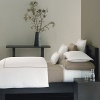 Hudson Park's Italian Percale collection is a simple and elegant cotton percale with double rows of satin stitching.