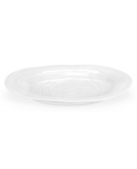 From celebrated chef and writer, Sophie Conran, comes incredibly durable dinnerware and dishes for every step of the meal, from oven to table. A ribbed texture gives this small oval platter the charming look of traditional hand thrown pottery.