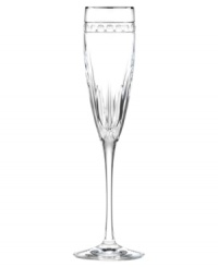 A new take on classic crystal, the Vintage Jewel Signature flute has the same platinum trim and multifaceted design as the original Lenox stemware, but in a sleeker shape that's decidedly more modern.