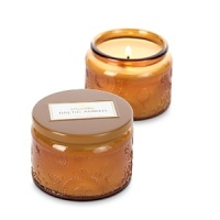 Voluspa's exquisite Baltic Amber collection blends buttery amber with sandalwood and vanilla orchid for an exceptional fragrance that scents your home with exotic elegance.