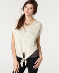 In an on-trend slouchy style, this Bar III printed top features a tie front for a bit of retro flair!