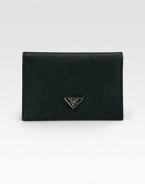 Textured saffiano leather design completed with an iconic logo accent.Six card slotsLeather3W x 5HMade in Italy