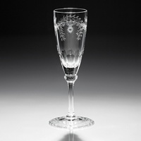 Elizabeth is beautifully hand cut with delicate flowers, on generously sized glasses. Completely hand made, this design is perfect for stylish entertaining. It is a very popular pattern that is appearing on many wedding lists.