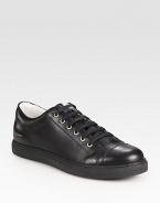 Make moves around the town in this refined classic lace-up constructed in smooth leather with matching rubber sole.Leather upperLeather liningPadded insoleRubber soleMade in Italy