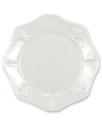 Embossed with the iconic lily, the Fleur de Lys bread and butter plate from Portmeirion sets tables in the French tradition. Classic, scalloped stoneware in cool gray lends distinct old-world elegance to everyday dining.