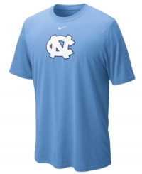 Keep team spirit rolling with this North Carolina Tar Heels NCAA t-shirt from Nike.