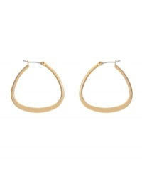 Snap up simple hoops with a trendy twist. These Kenneth Cole New York earrings feature a classic hoop style with an up-to-date shape. Crafted in worn gold tone mixed metal. Approximate diameter: 1 inch.