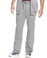 Get classic comfort in these fleece pants from Izod.