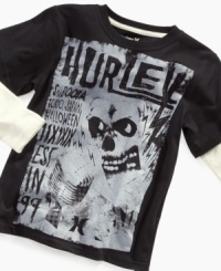 Take the guesswork out of layering. Hurley keeps things simple with their signature cotton tees.