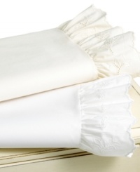 Lauren Ralph Lauren brings a fresh look to your bed with these Lauren Lace pillowcases, featuring pure 230-thread count cotton percale and classic lace trim. Choose from two neutral tones.